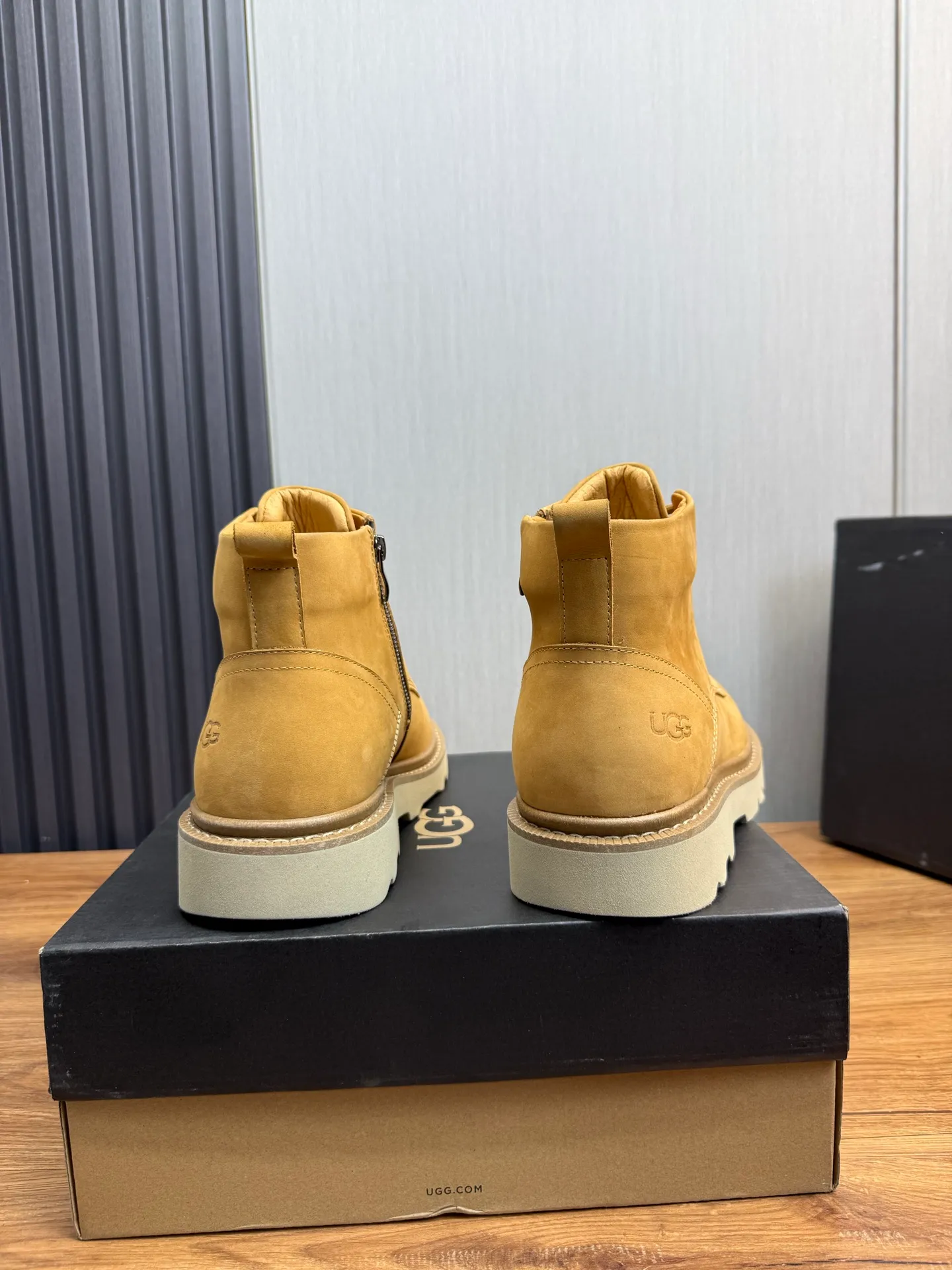 Factory price 640💰 [UGG] Men's hot winter warm boots🐑Simple and fashionable design, cowhide➕comfortable and warm wool lining. Soft and comfortable to wear, good warmth retention, and excellent foot feel. Regular size 38-45